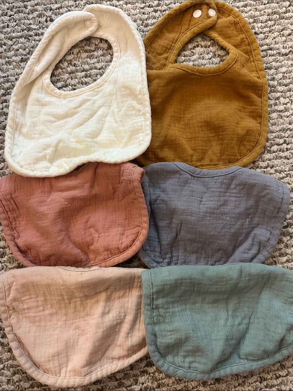 Set of 6 Soft Muslin Baby Bibs in Neutral Colors